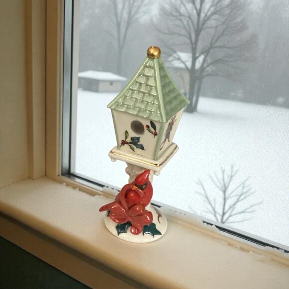 LENOX "Winter Greetings"  Cardinal/Birdhouse Stacking Salt  Shaker Set, In Box - Picture 2 of 8